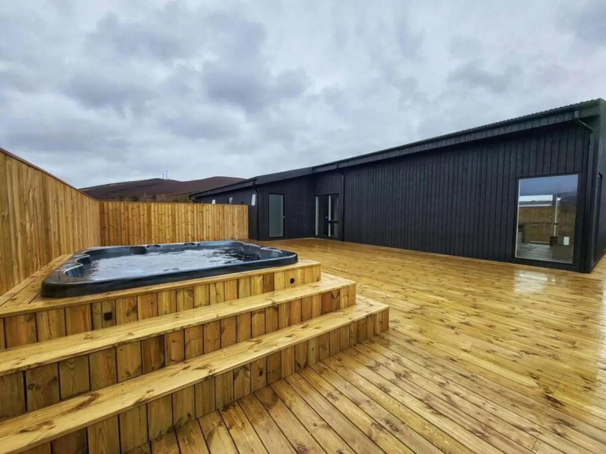 Luxury Log Home With A Hot Tub Selfoss Exteriér fotografie