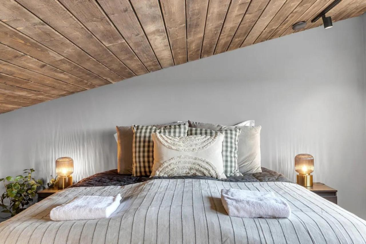 Luxury Log Home With A Hot Tub Selfoss Exteriér fotografie