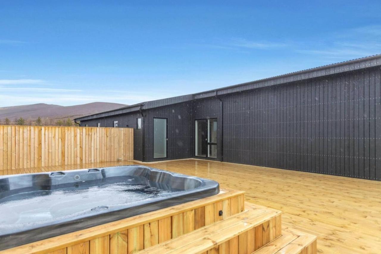 Luxury Log Home With A Hot Tub Selfoss Exteriér fotografie