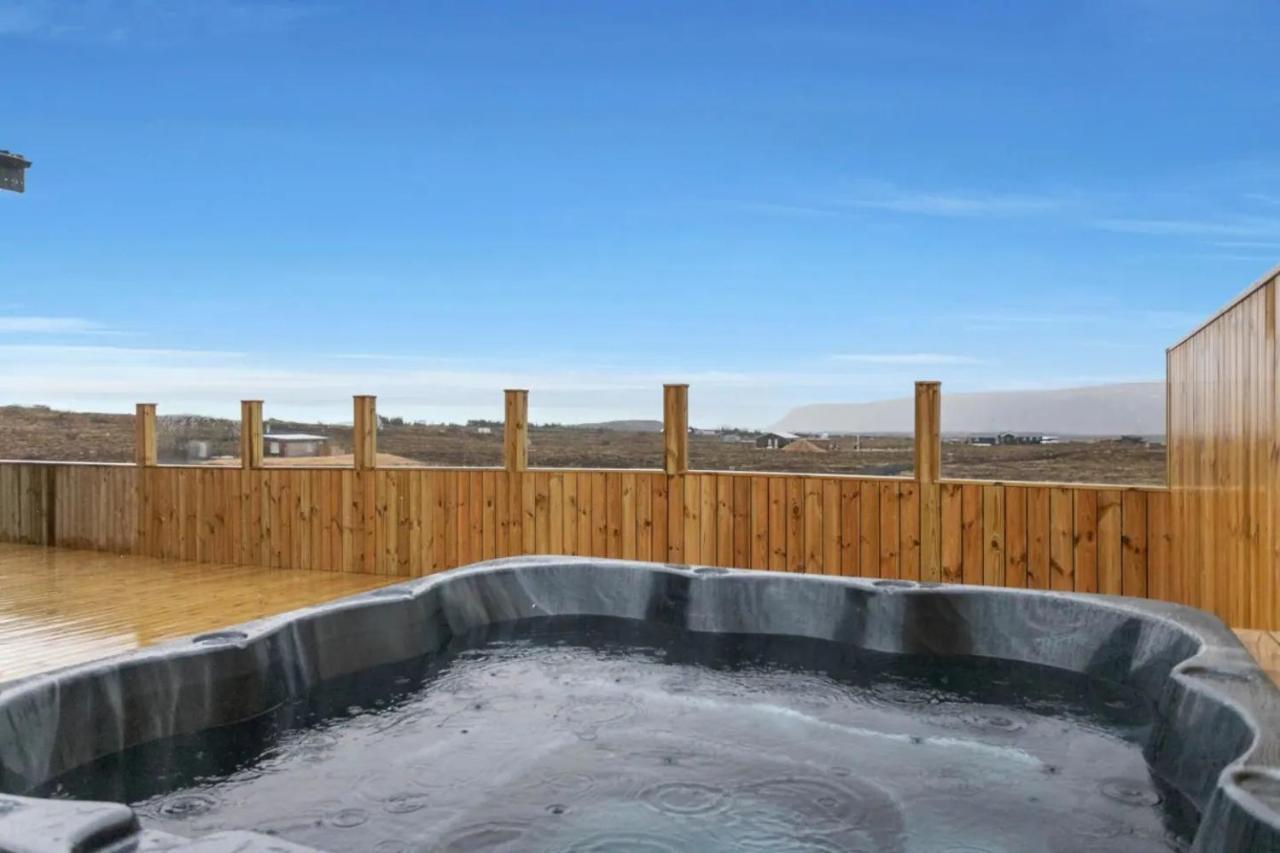 Luxury Log Home With A Hot Tub Selfoss Exteriér fotografie